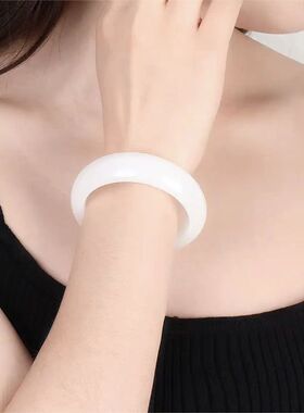 新疆白玉手镯少女款玉镯子金丝玉玉石昆仑玉女款玉器