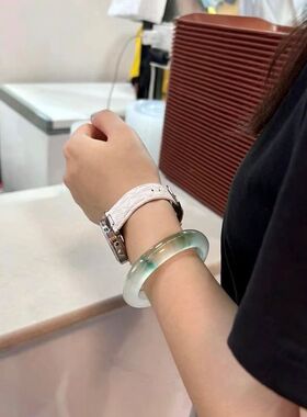 高冰飘花石英岩串处理手镯翡色翠玉色独龙玉冰底飘花手镯正圈手镯