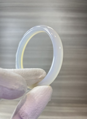 天然玛瑙玉髓手镯冰透玉质细腻白冰手镯生日礼物汉服旗袍配饰特价