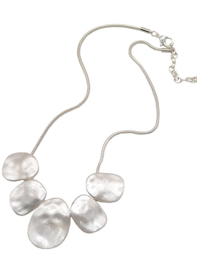 冷淡风金属拉丝片片蛇骨链时尚性感设计锁骨链小众轻奢高级感项链