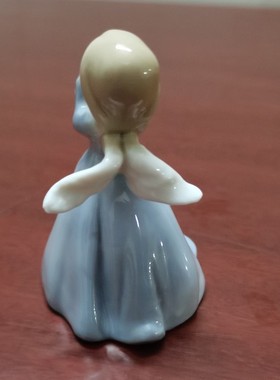 手绘陶瓷小女孩天使摆件工艺品