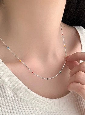 迪丽热巴同款彩色小豆子串珠项链女多巴胺夏天佩戴项链锁骨链礼物