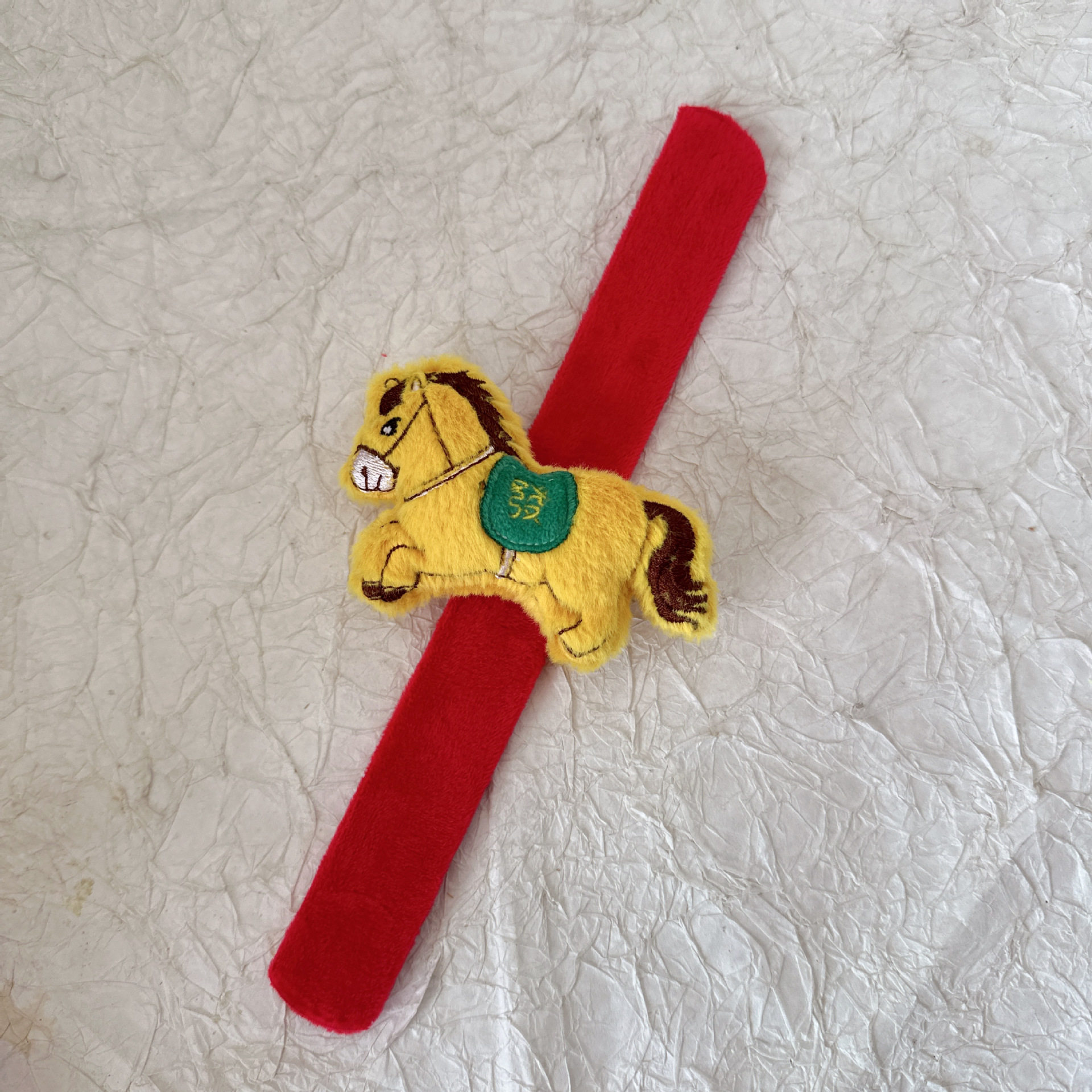 毛绒生肖小马玩偶啪啪圈可爱手环手链装饰卡通手表带儿童马上有钱,淘宝优惠券,粉丝福利购,淘宝优惠卷