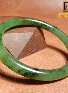 老坑料碧玉猕猴桃色55mm精品手镯