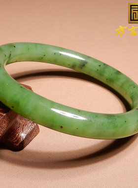 俄罗斯老坑料碧玉猕猴桃60mm手镯