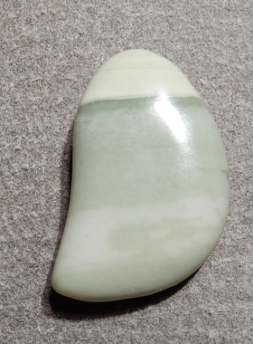 手慢无方言和田玉新疆罕见双色白皮一线天沙枣青籽料原石玩料h2