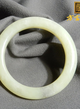 罕见特色新疆黄口飘青花56mm手镯