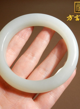 俄罗斯白玉飘翠57mm精美正装手镯