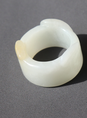 亮眼方言和田玉佩戴精品新疆且末料糖白玉一口糖17mm小猫戒圈A8