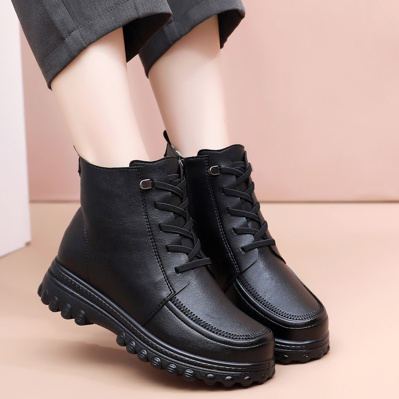 羊毛加厚妈妈鞋棉鞋42码平底防滑女鞋中老年加绒保暖短靴东北皮鞋 - 图0