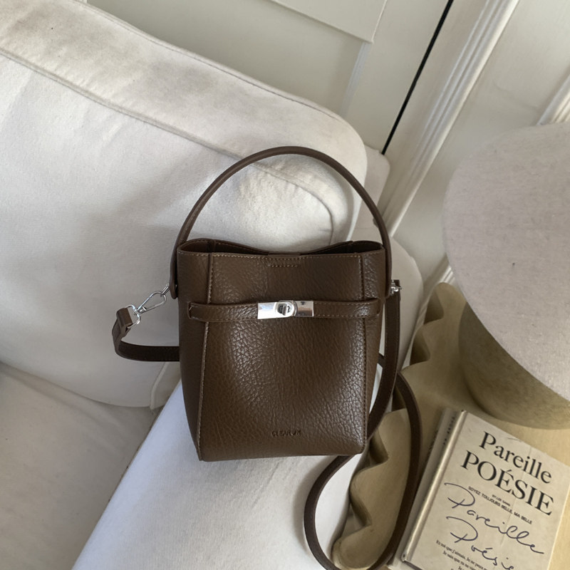 2026新款荔枝纹水桶包女百搭手提斜挎包日韩风高级感简约包,淘宝优惠券,粉丝福利购,淘宝优惠卷