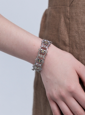 Blingkolio金属蝴蝶镂空手镯