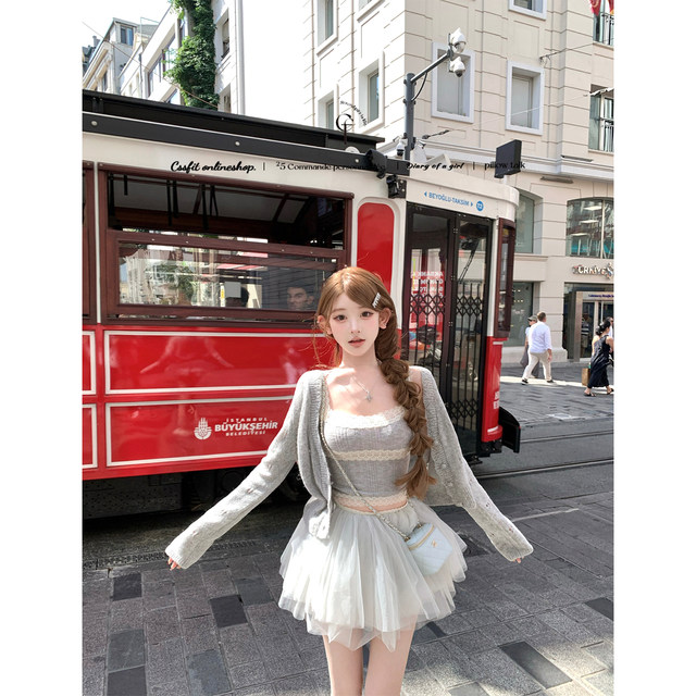 Chi San Um mohair hollow knitted cardigan suspender