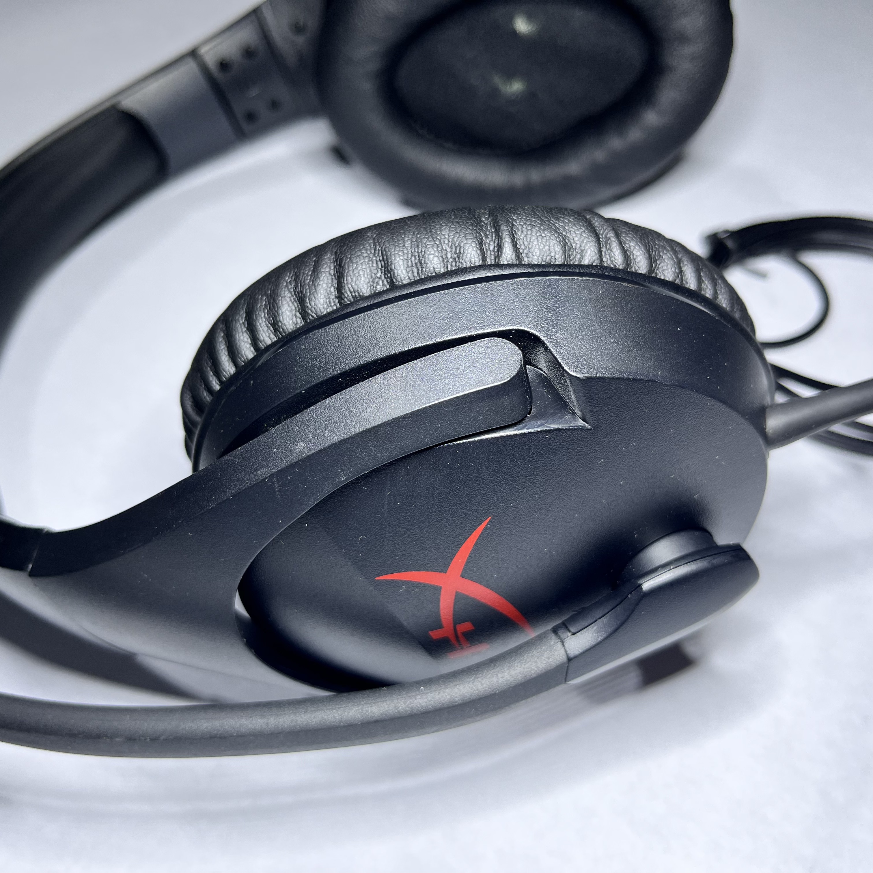 HyperX Extremely Unknown Stinger Wireless Standard Edition E-Sports Gaming Headset 3.5mm Wired Computer