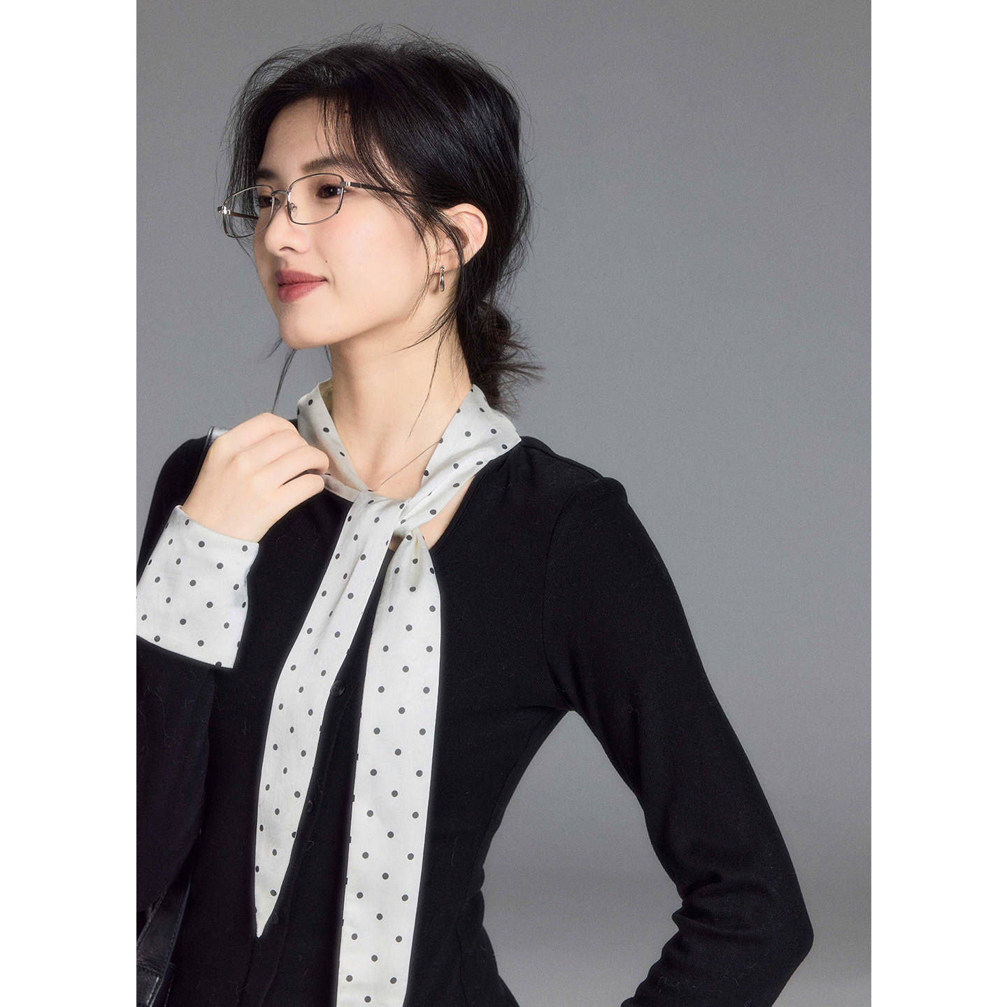 贰羊设计【瑰丽】法式气质波点系带拼针织假两件衬衫女通勤感上衣,淘宝优惠券,粉丝福利购,淘宝优惠卷