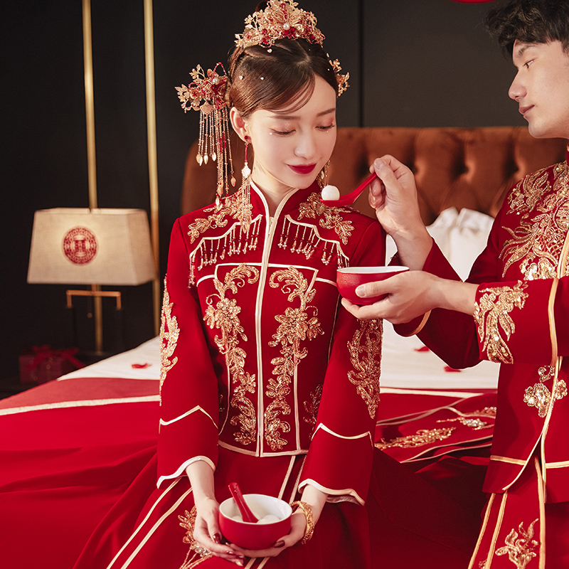 倾妍阁旗舰店秀禾服新娘年新款冬季结婚礼服高档重工龙凤褂中式婚纱丝绒款2
