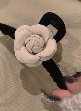 抓夹丝绒甜美山茶花秋冬款