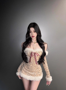 礼盒装圣诞战袍氛围感闪片挂脖抹胸连衣裙秋冬性感收腰包臀裙