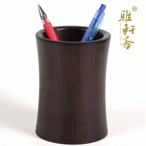 H雅轩斋]红木工艺品 木雕 黑梓木浮雕 明式小号圆笔筒 带锦盒新款 - 图0