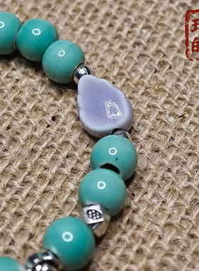 森系陶瓷珠子纳福吊牌女款手串