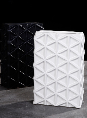 几何艺术风设计师黑白色方形摆件