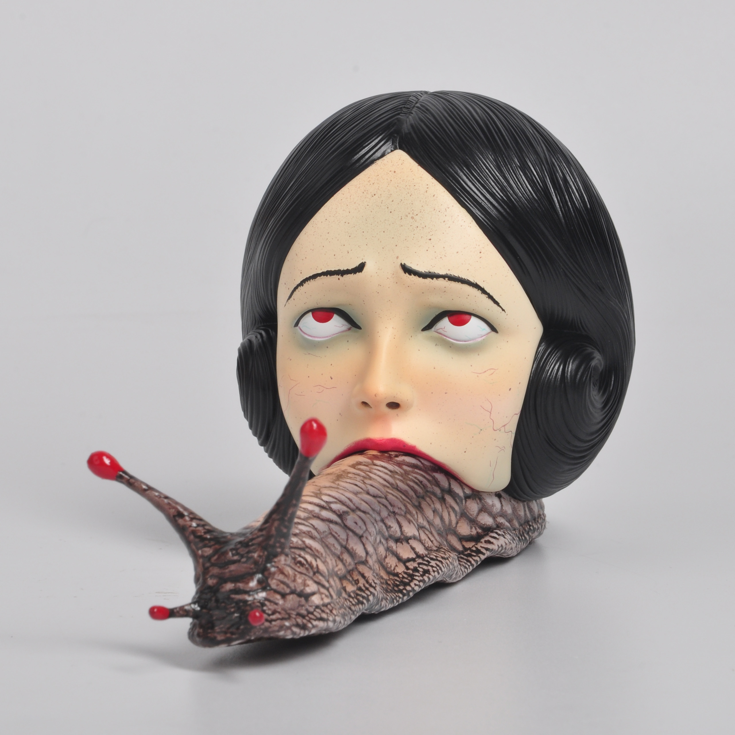 现货顺丰GUMO蛞蝓少女伊藤润二日本漫画周边聪明镇手办公仔摆件 - 图0