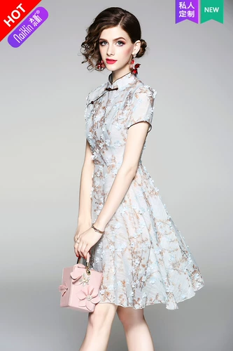 奈昕 Подлинный груз с высоким содержанием 38689 Улучшенные в стиле Cheongsam Трехмерное украшение цветов сладкое литературное и очень высокое платье