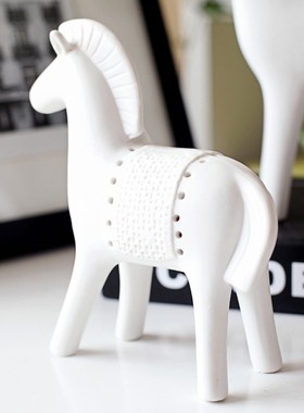 战马白陶瓷摆件生肖儿童房装饰