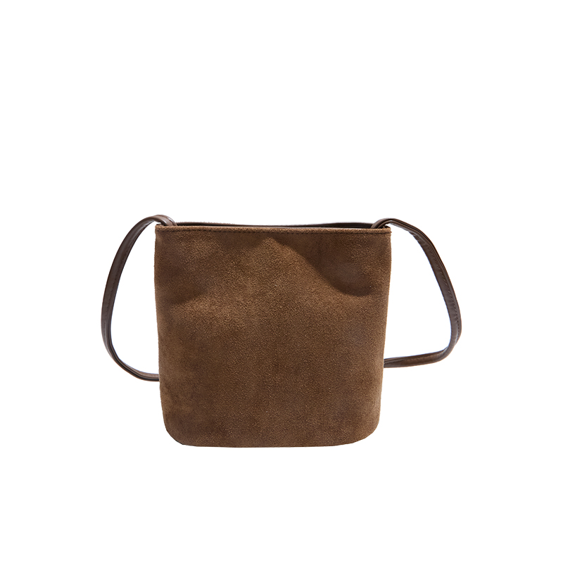 秋冬爆款复古麂皮绒包包女2025新款简约豹纹水桶包ins百搭斜挎包 - 图3