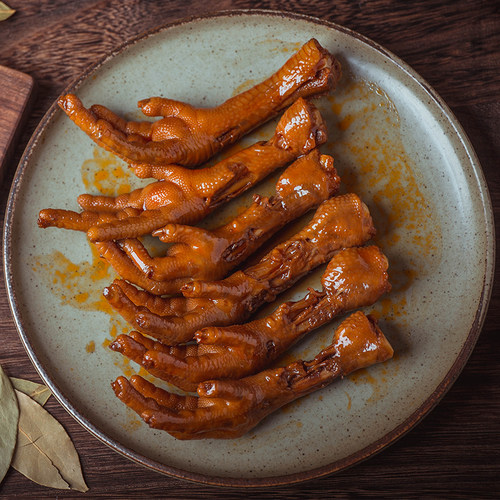 清真五香卤味鸡爪卤虎皮鸡脚鸭爪酱香小零食休闲食品大全凤爪真空 - 图0