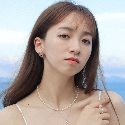 est studio独立设计港风复古银色光面小巧爱心925银耳钉女耳饰品 - 图1