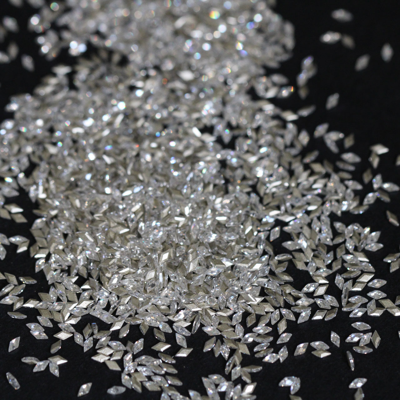 网红爆款5A美甲菱形倒边迷你超闪锆石平底异形迷你钻爆闪美甲饰品,淘宝优惠券,粉丝福利购,淘宝优惠卷