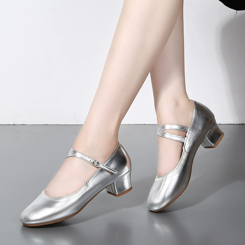 Серебряная танцующая обувь, из натуральной кожи, мягкая подошва, коллекция 2023, для среднего возраста