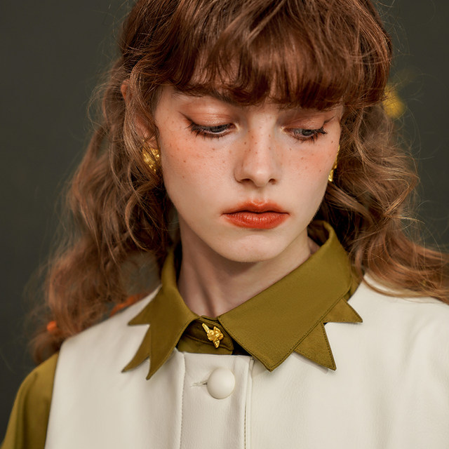 Camo shirt loose and moderate fox button shirt