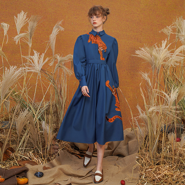 Kamo original tiger embroidered long-sleeved dress