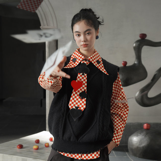 Women's retro plaid embroidery age-reducing shirt