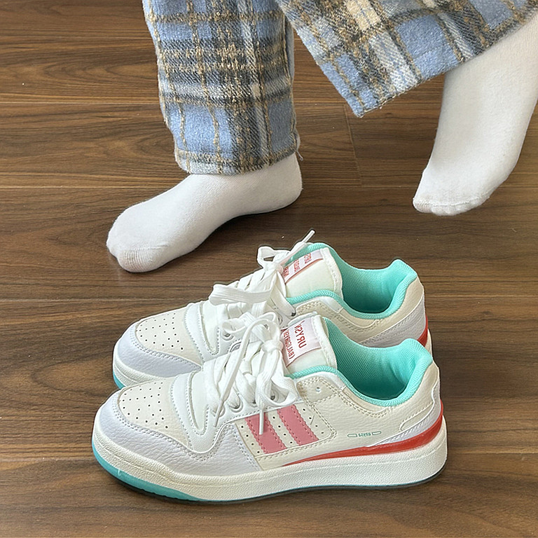 港风轻便板鞋男ins潮2025新款休闲百搭学生经典小白鞋情侣滑板鞋,淘宝优惠券,粉丝福利购,淘宝优惠卷