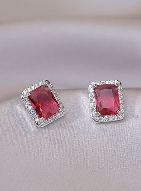 项链女网红红色锆石几何小众时尚新款设计感吊坠气质套装钛钢项链