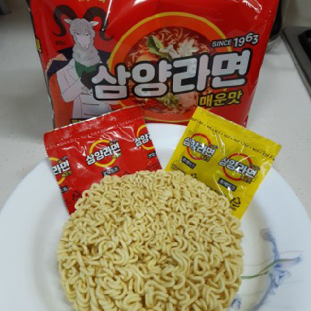 Samyang Instant Noodles Spicy Korean Pouch