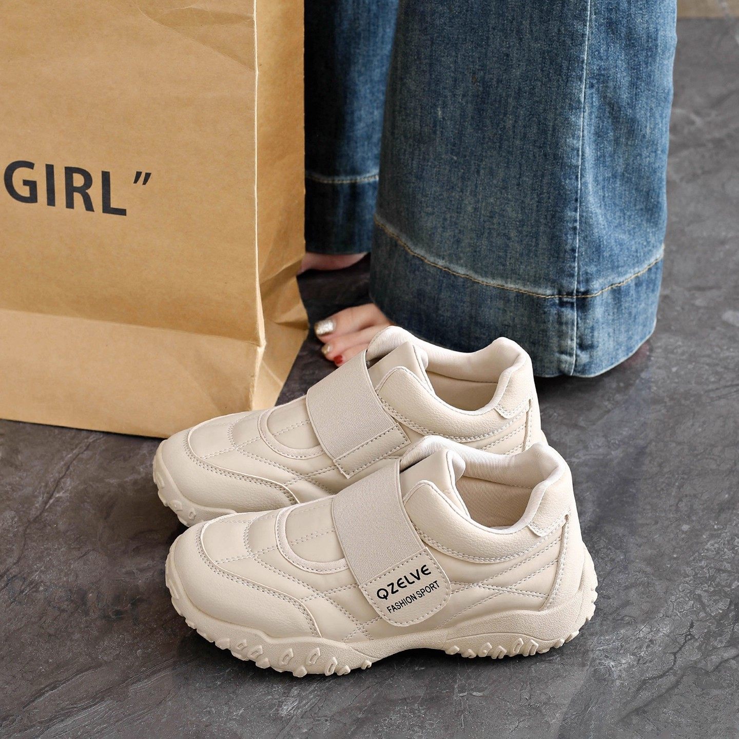 女鞋秋季轻便运动鞋魔术贴一脚蹬超轻软底不累脚孕妇防滑皮面爆款,淘宝优惠券,粉丝福利购,淘宝优惠卷