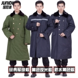 Зима утолщенное покрытие безопасности черное расширенное военное пальто теплое и холодное хлопковое покрытие.