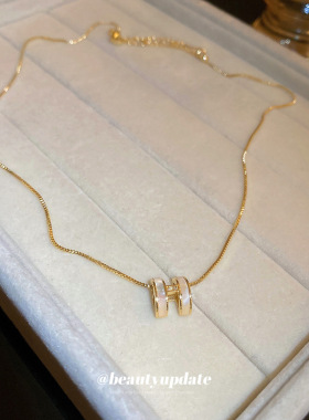 真金电镀贝壳锆石字母项链女韩国高级感轻奢锁骨链项坠项饰批发女