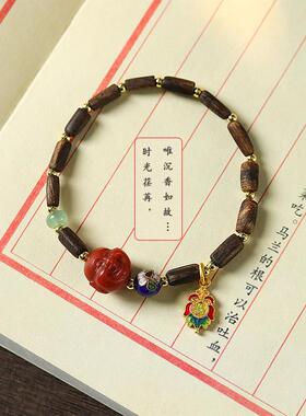 2026莺歌绿奇楠沉香手串 复古玛瑙貔貅弥勒佛叠带木质手链女礼物
