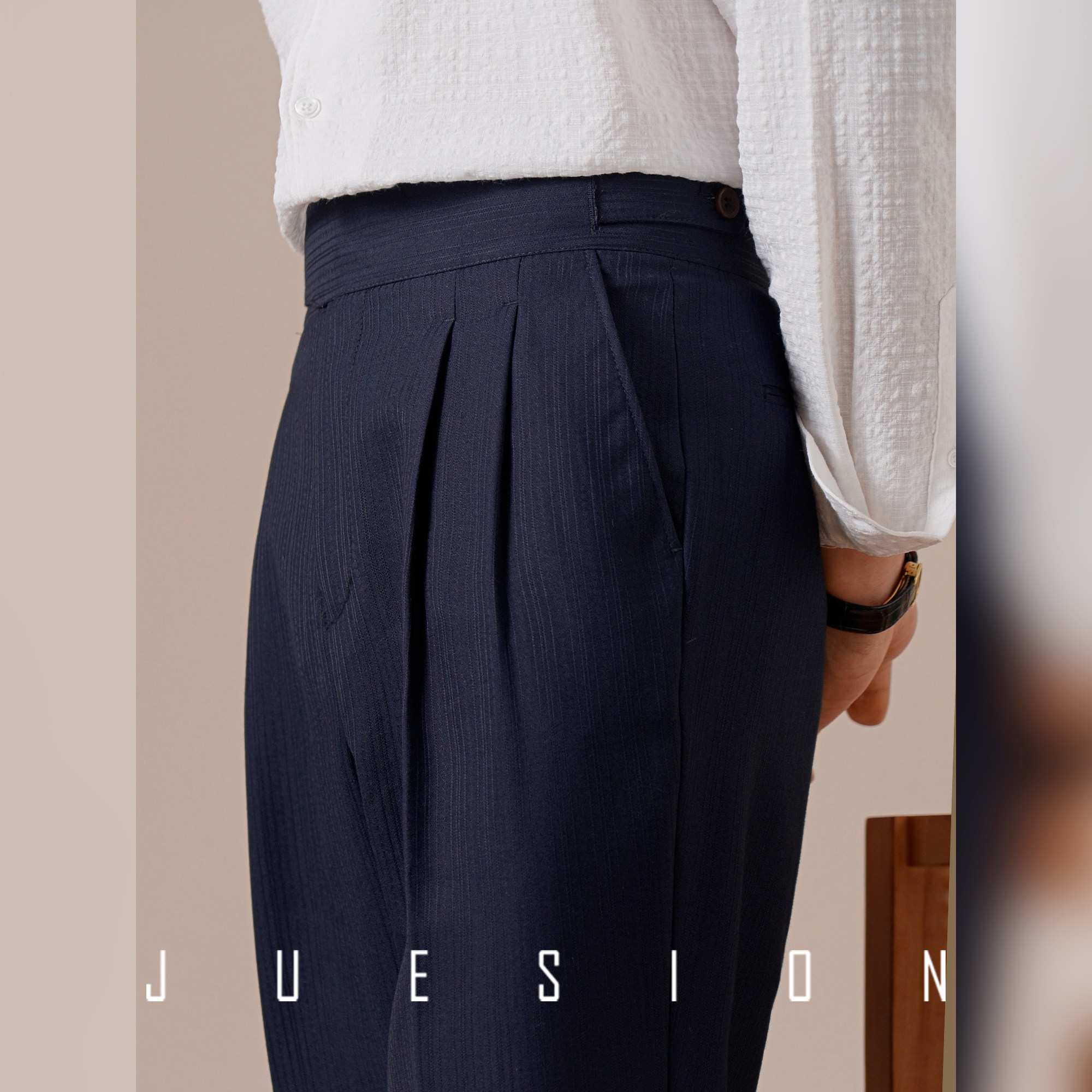 Textured casual gorget trousers