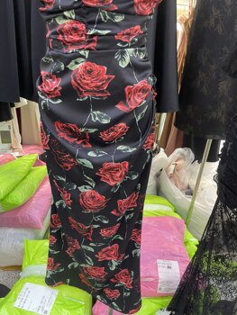 ລະດູຮ້ອນປີ 2024 Retro Elegant Rose Print Satin Pleated High Waisted Slim Suspender Long Skirt Mermaid Dress