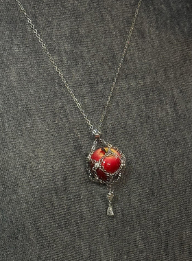 童话信物新年款平安红苹果网兜项链吊坠个性设计感甜美百搭毛衣链