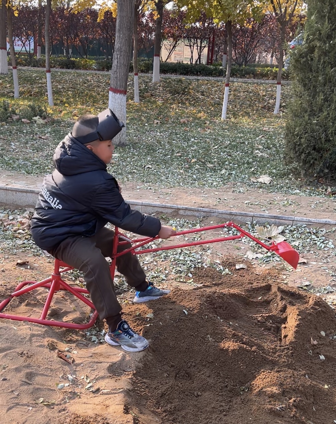 儿童挖掘机挖沙挖土车4-18岁幼儿园玩具游乐场挖掘机可旋转360度 - 图2