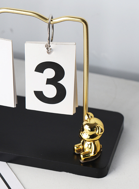 北欧简约ins风翻页日历木质创意摆件办公室桌面拍照道具小熊装饰