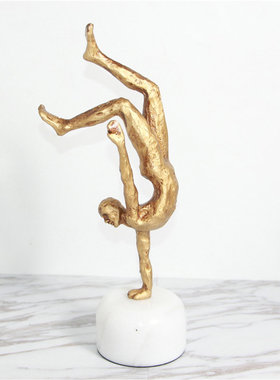现代简约运动体操人物摆件创意家居办公室书房金属装饰品摆设