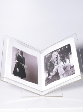 现代简约亚克力书架样板间轻奢家居茶几边角几卧室杂志架透明摆件